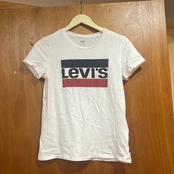 Levi’s women’s tee - Picture 3 of 5